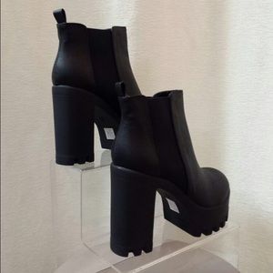 PUBLIC DESIRE CLEATED HEELS ❤️👠 WORN ONCE ✨