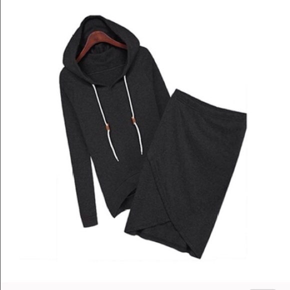 2pc set black skirt hoodie