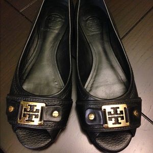 BLACK TORY BURCH FLATS!