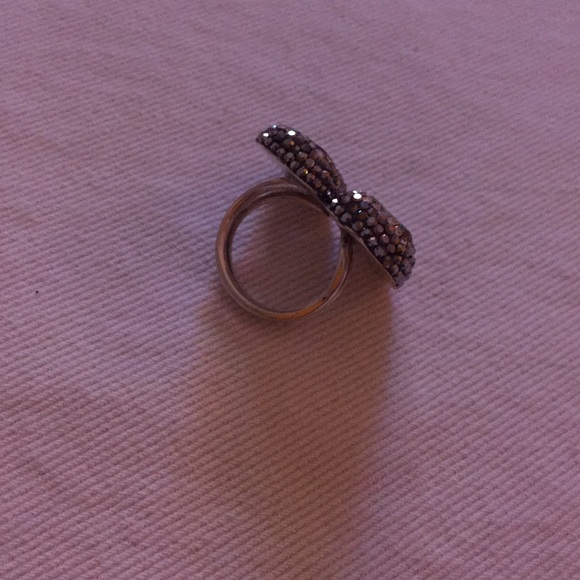 Ring. - Picture 2 of 2