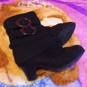 *Kids black high heel boots