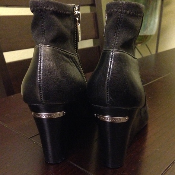 MICHAEL by MICHAEL KORS 'BROMLEY' Ankle Boots! - Picture 2 of 4