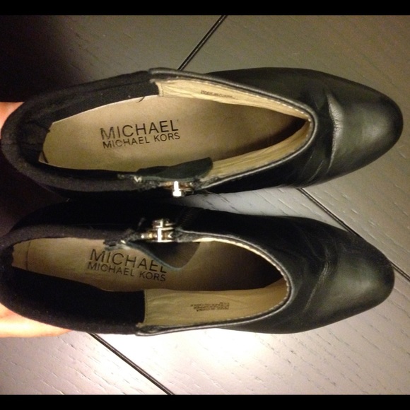 MICHAEL by MICHAEL KORS 'BROMLEY' Ankle Boots! - Picture 3 of 4