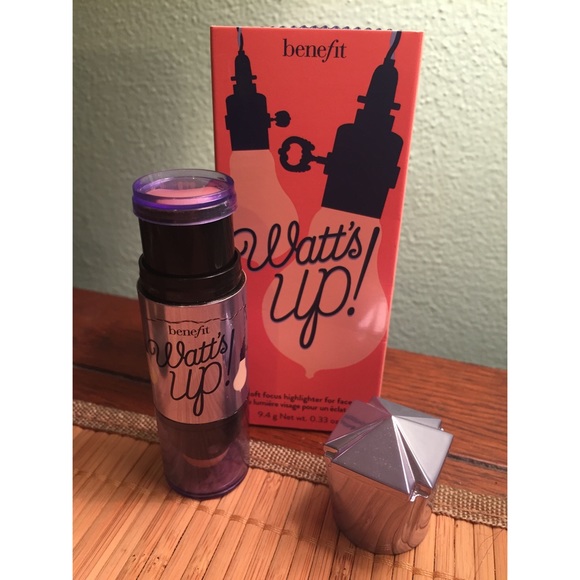 Benefit Watt's Up highlighter