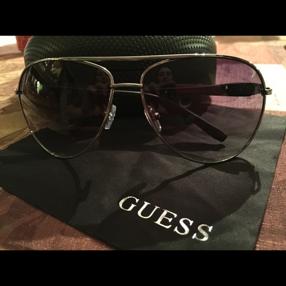 Guess aviator sunglasses main image 4