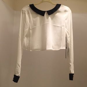Cropped shirt with collar