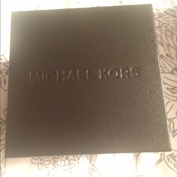 Brand new authentic Michael kors watch - Picture 2 of 4