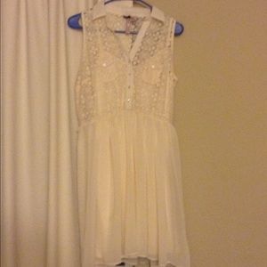 Collard lace spring dress