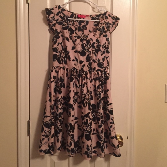 Elle size S dress