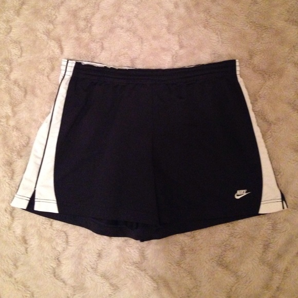 Nike workout shorts+sunglasses
