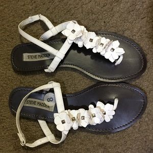 Super cute Steve Madden sandals