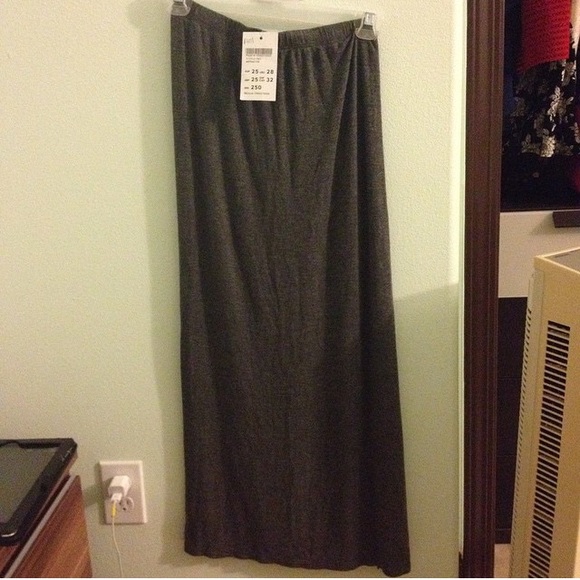 Brandy Melville Maxi Skirt (1 slit) ❌sold❌