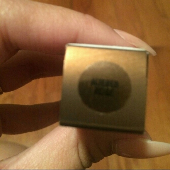 Mac LE Altered Beige -Temperatures Rising - Picture 2 of 2