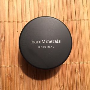 Brand New Bare Minerals Foundation in Medium