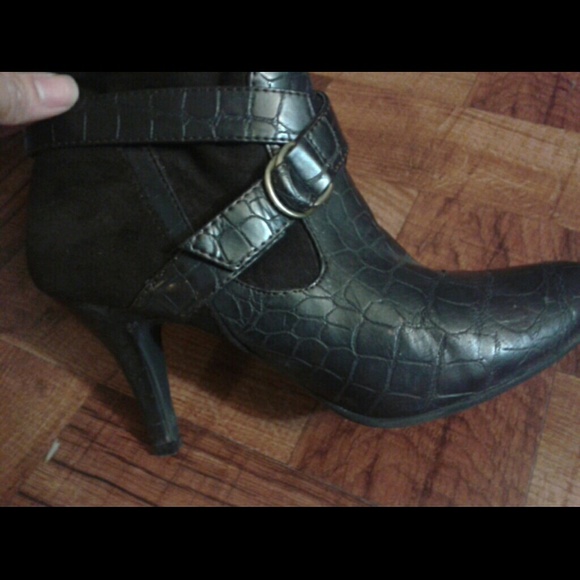 Naturalizer boots