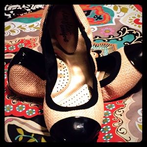 Super cute, on trend, color-blocked ballet flats