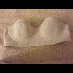 ⚫️ on hold ⚫️ White embroidered bikini top