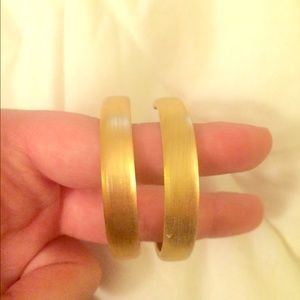 Alexis Bittar gold lucite hoop earrings!!
