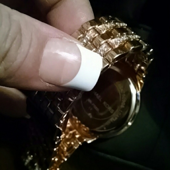 Beautiful new watch no box rose color - Picture 4 of 4