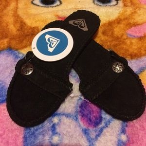 *Adult black Roxy slide on's
