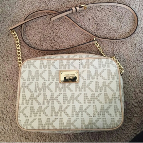 RESERVED DONT PURCHASE Michael Kors crossbodY