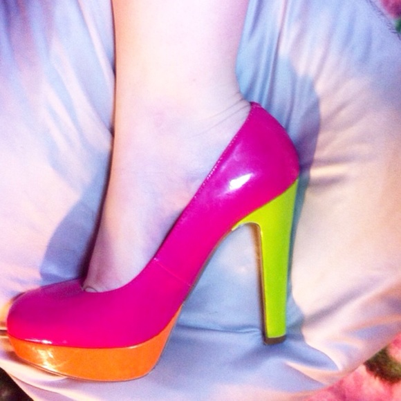 G by Guess Shoes - 💥 Guess Sz 9 Colorful Platform Pumps 💥