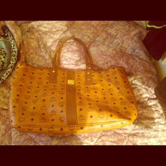 Mcm tote bag.