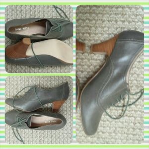 NWOT Nine West Lace Up Pumps