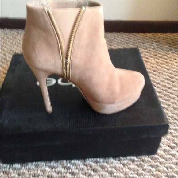 Bebe tasseled booties - Picture 2 of 4