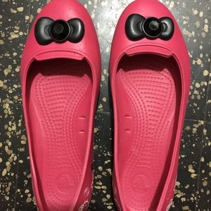 crocs hello kitty shoes