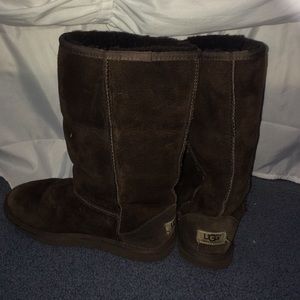 UGGs Classic tall brown size 5