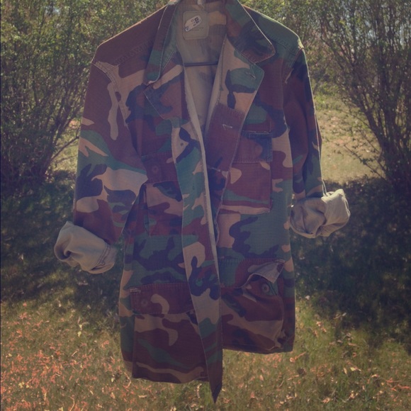 GENUINE VINTAGE ARMY JACKET 💀