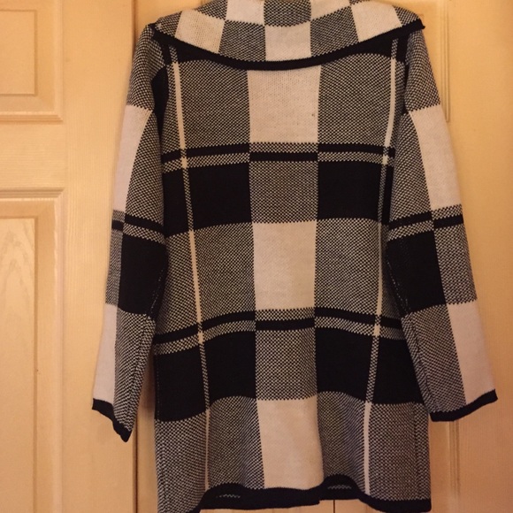 ♦️SOLD♦️ Ge️eGee Black/White Check Coat-Size S/M - Picture 3 of 4