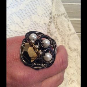 Abstract wire ring