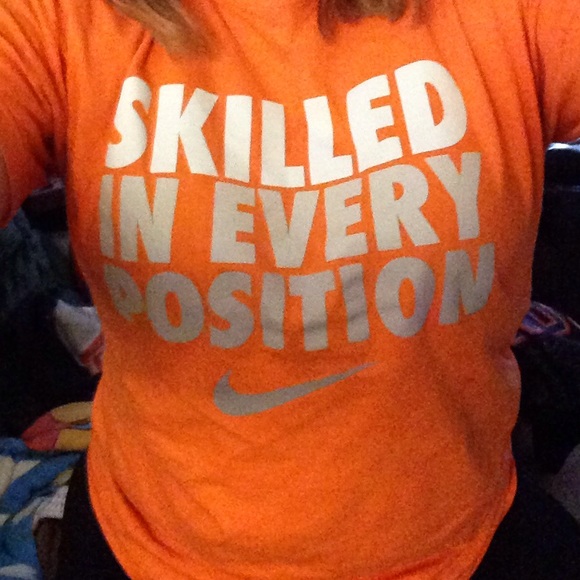 Nike standard fit shirt size medium in men's!