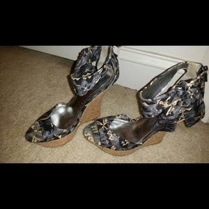 You'll love these platform sandals!