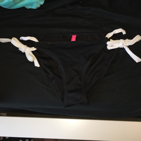 Victoria's Secret black &white bathing suit bottom
