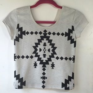 🚫❌SOLD❌🚫White and Black Geometric Crop Top