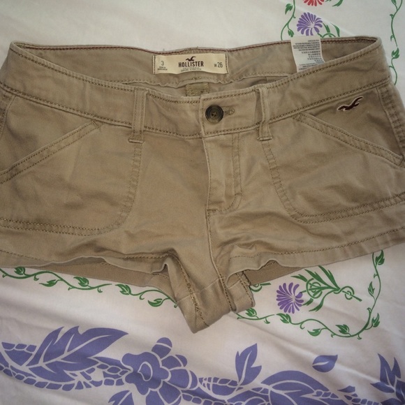 Hollister khaki shorts