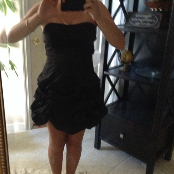 Dress - Picture 2 of 3