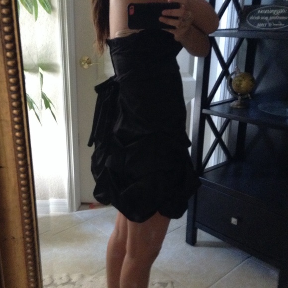 Dress - Picture 3 of 3
