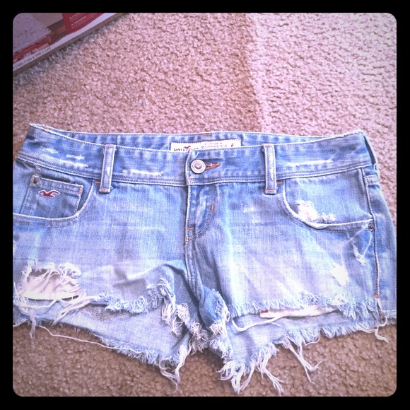 size 5 Hollister torn shorts