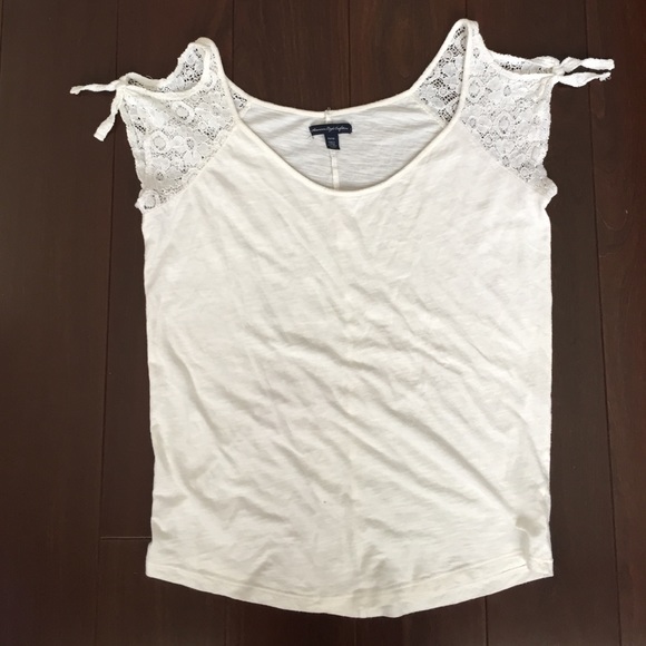 American Eagle Outfitters T-Shirt