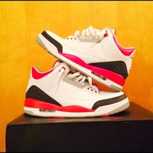 🚫🚫 Sold 🚫🚫Jordan Fire Red 3's For MEN -- 2013