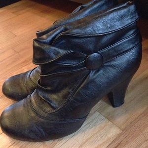 super cute black ankle booties