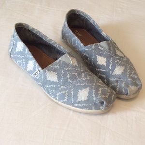 Blue jean and white Toms