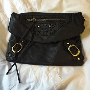 Black clutch