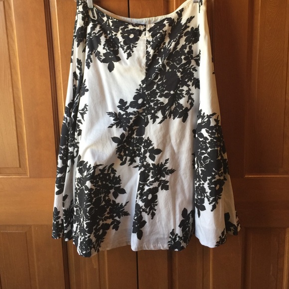 GAP floral print skirt size 10 medium