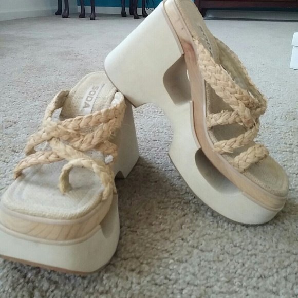 Straw sandals