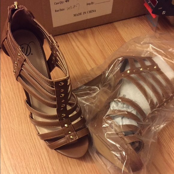 Cute Stubbed High heels Brown